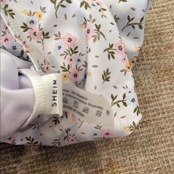 Floral Ruffle Swimsuit - Picture 6 of 7